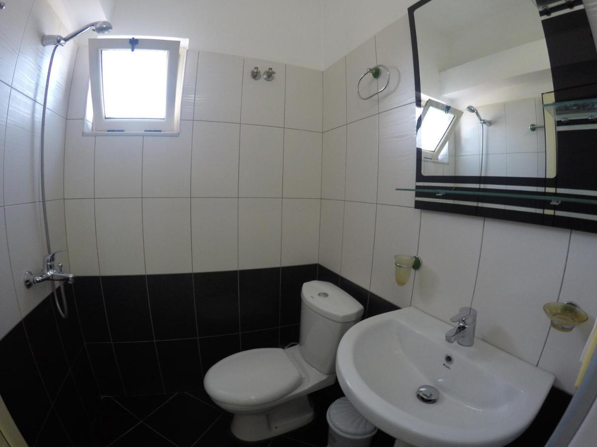 Hotel Arsenal Ksamil Extérieur photo